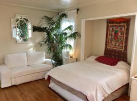 Gambaran Hotel: Echo Park Home with Yard Your Private Oasis in the Heart of LA!