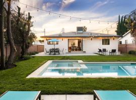 호텔 사진: Beautiful Sherman Oaks 3BD Home with Pool