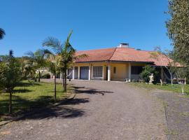 รูปภาพของโรงแรม: Casa em Torres com vista para Lagoa da Itapeva - Sítio Éden