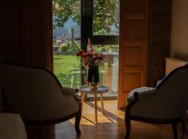 Casa A Chairiña y A Revolta, hotel in Arnoia