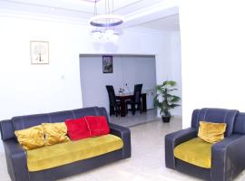 A picture of the hotel: Best Choice Home 2bedroom Shortlet -Free Wifi & 24hrs light -N38,000