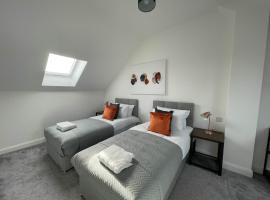 Zdjęcie hotelu: 3 Bedroom New House with Wi-Fi Sleep 5 By Home Away From Home