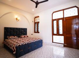 A picture of the hotel: Madaan Villas