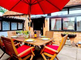 Hotel kuvat: The Barn Delightful secluded Cottage in Heart Old Amersham