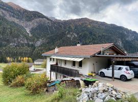 酒店照片: Ferienwohnung im Herzen Graubündens