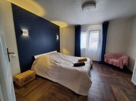 Hotel kuvat: Appart 28m2 avec jardin et parking privés, chambre séparée