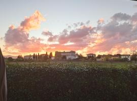 Foto di Hotel: Giardino del sole, con Wi-Fi, smart TV, aria condizionata