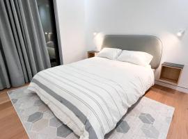 Hotel Photo: New Beautiful Modern One Bedroom Apt in Brooklyn at Rem-Casa