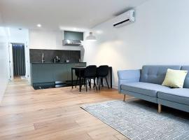 A picture of the hotel: New Cozy Modern Minimalist Stay in Brooklyn at Rem-Casa