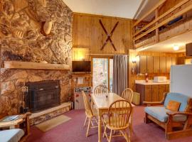 Ξενοδοχείο φωτογραφία: Iron River Vacation Rental with Ski Slope Views!