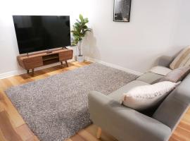 Hotel Photo: Cozy apartment in Ahuntsic with Free Parking and near metro station