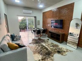 รูปภาพของโรงแรม: Amplio departamento a estrenar en Asunción, excelente ubicación