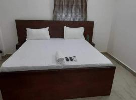 Hotel Photo: OYO Flagship Hotel Royal King