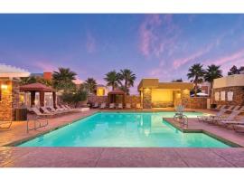 Hotel Photo: Escape to Tropicana, a Tranquil Condo Oasis Near the LV Strip - Special Offer Now!