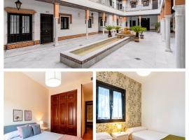 Hotel fotoğraf: Center of Seville! Luxury apartment in Sevillian Manor House!