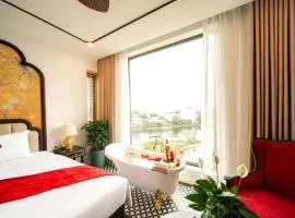 Lake Hotel Sóc Sơn