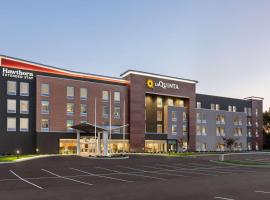 A picture of the hotel: La Quinta Inn & Suites by Wyndham Mount Laurel Moorestown