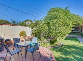 Hotel Photo: Colton Studio with Fire Pit, 4 Mi to San Bernardino!