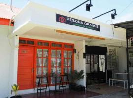 A picture of the hotel: OYO 93311 Pesona Orange Homestay