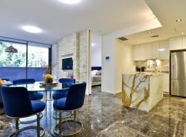 Hotel Photo: CBD Harbour Retreat - Lovely 2BR Home