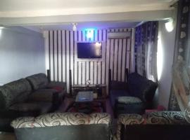 Hotel fotografie: Two bedroom Home at Gbagi, New Ife Road, Ibadan @ Igbekele Oluwa House, 3 Zone A, Opeyemi Street, New Gbagi Market, New Ife Road, Gbagi, Ibadan, Oyo State