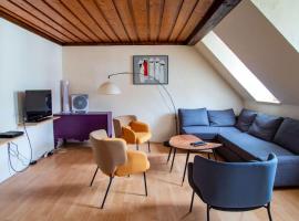 A picture of the hotel: Le Molsheim - Grand appartement proche Musée dArt Moderne