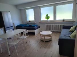 Foto di Hotel: Moderne Ferienwohnung Monteurwohnung Business Appartement Ratingen 4-5 Personen Nähe Messe, Flughafen Düsseldorf