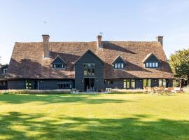 होटल की एक तस्वीर: Period Luxury Converted Barn Windsor/Maidenhead - Perfect for family groups