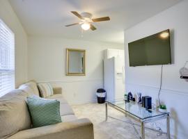 Zdjęcie hotelu: Quaint Orangeburg Townhome Near Hospitals and Campus