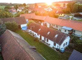 Hotel Photo: Ubytování na statku - Podolsko