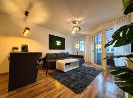 Hotel Foto: Luxurious Apartment in City-Center with Balcony, Free Parking