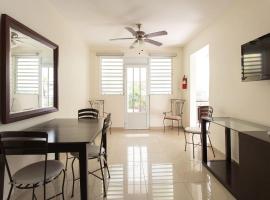 Хотел снимка: Prime Location at Condado Beach 1br 1 ba - Apt 7