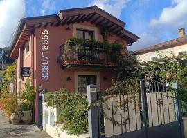 Hotel Photo: la bottega del fabbro affitto breve