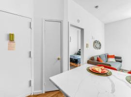 ホテル写真: Welcome to “Sunny Park Slope Retreat”!