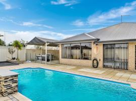 Hotel Photo: Spacious Holiday Home with Pool