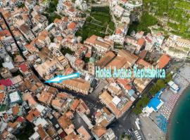 ApartHotel Antica Repubblica in Amalfi center at 100mt from the sea, hotell sihtkohas Amalfi