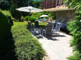 Hotel Photo: Cosy Ground Floor Apartment with a green Terrace