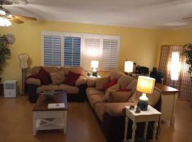 호텔 사진: Large Lush Oasis Paradise by FLL Beach and Galleria - 2bd 2ba