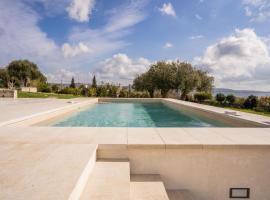 ホテル写真: House Nicasia: villa con piscina