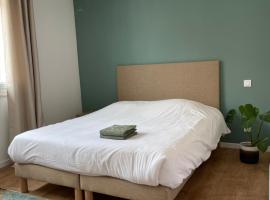 Hotel Photo: Chambre Cavaignac