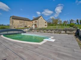 Hotel foto: Gite Lavergne, piscine privee et superbe vue