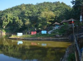 Khanapara Hilltop Camp, ξενοδοχείο σε Guwahati