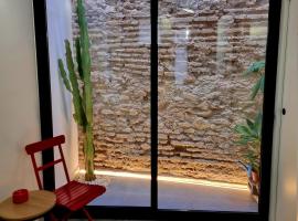 A picture of the hotel: cactus loft Ruzafa