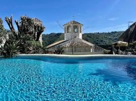 Hotel kuvat: Fantástico apartmento con piscina en Benahavís.