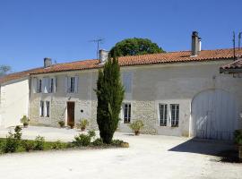 A picture of the hotel: Le Vieux Noyer