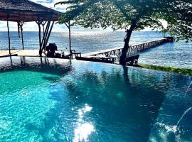 Sanctum Una Una Eco Dive Resort、Pulau Unaunaのホテル