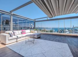 Hotel Photo: Penthouse: View & Retractable Roof