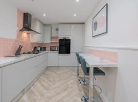 Hotel Photo: Four Bed House At Primal Estates Short Lets in Brighton