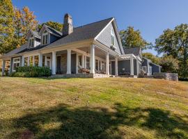 Fotos de Hotel: French Broad Sunset Mountain Home