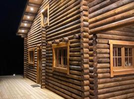 Chalet Amoureux (Région Durbuy), hotel in Heure